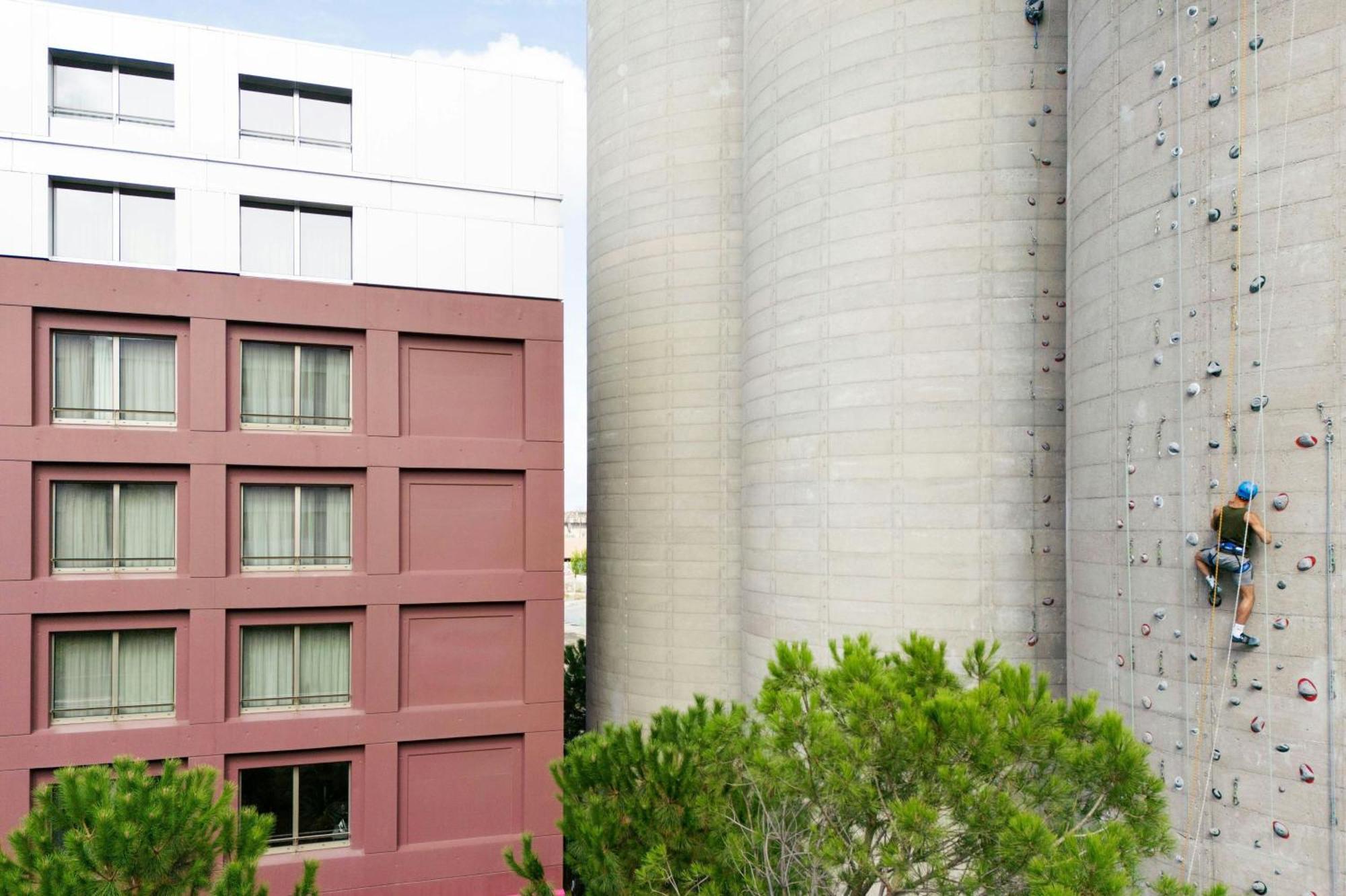 Moxy Bordeaux Hotel ภายนอก รูปภาพ